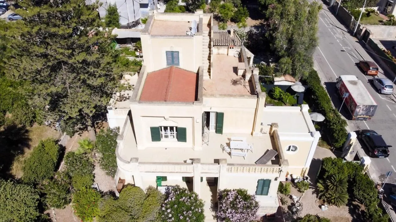 Villino Vanzetti 1930 Cagliari Bed & Breakfast